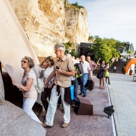 Zuschauer Führung Bühne hinter die kulissen Oper im Steinbruch Bühne Arenaria Bühne St. Margarethen Burgenland