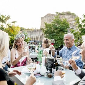 Zuschauer Opernlounge Gruppe wein Oper im Steinbruch Bühne Arenaria Bühne St. Margarethen Burgenland