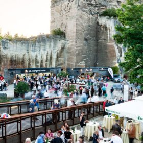 Zuschauer opernlounge Oper im Steinbruch Bühne Arenaria Bühne St. Margarethen Burgenland