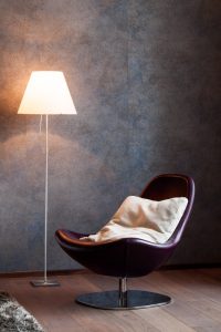 Lounge Sessel mit Stehlampe