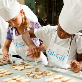 falstaff junior<span>baking cookies with childeren at demel</span>