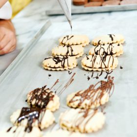 Falstaff Junior Kekse backen mit Kinder Demel Backstube