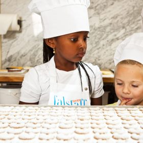 Falstaff Junior Kekse backen mit Kinder Demel Backstube