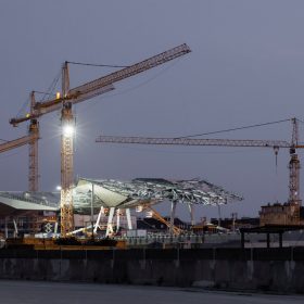 ausstellung morgendämmerung baustelle hauptbahnhof wien rautendach frühe phase mit vier kränen
