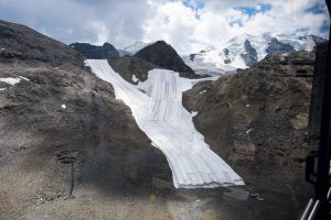 zugedeckter Gletscher