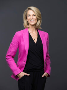 Portrait der Unternehmensberaterin Eva Maria Sator im Fotostudio