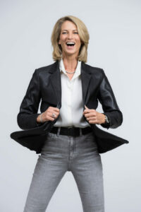 Portrait der Unternehmensberaterin Eva Maria Sator im Fotostudio